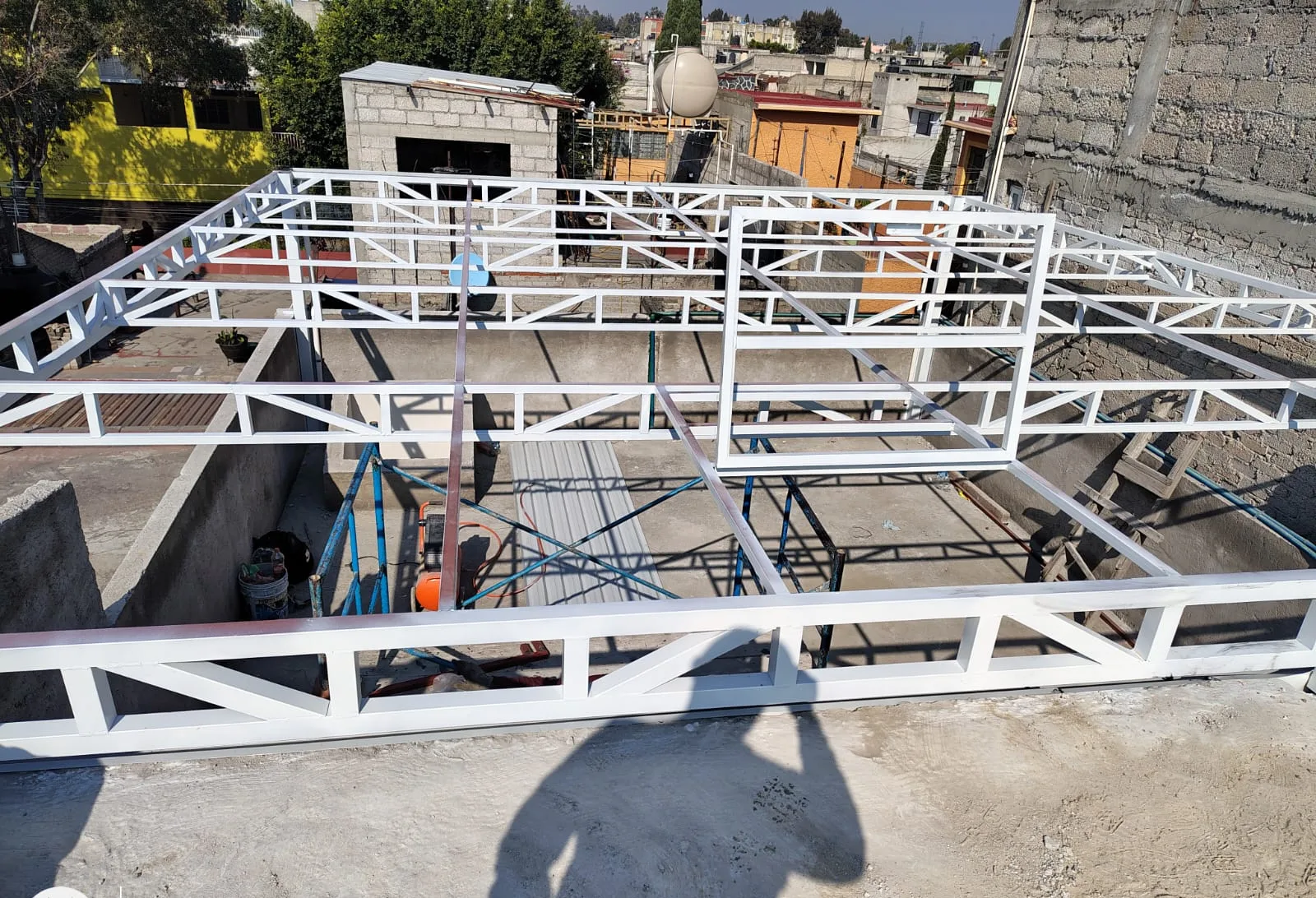 Fabricación de estructura con armaduras metálicas